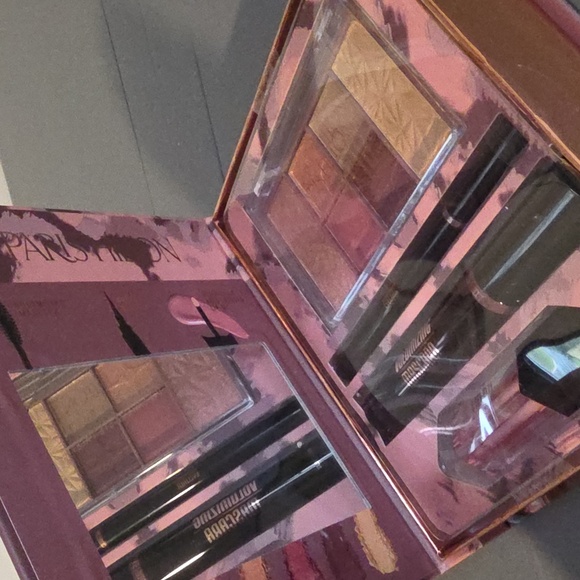 PARUS HILTON NEW Glitz & Glam Complete Eye, Face, And Lip Set - Picture 6 of 10